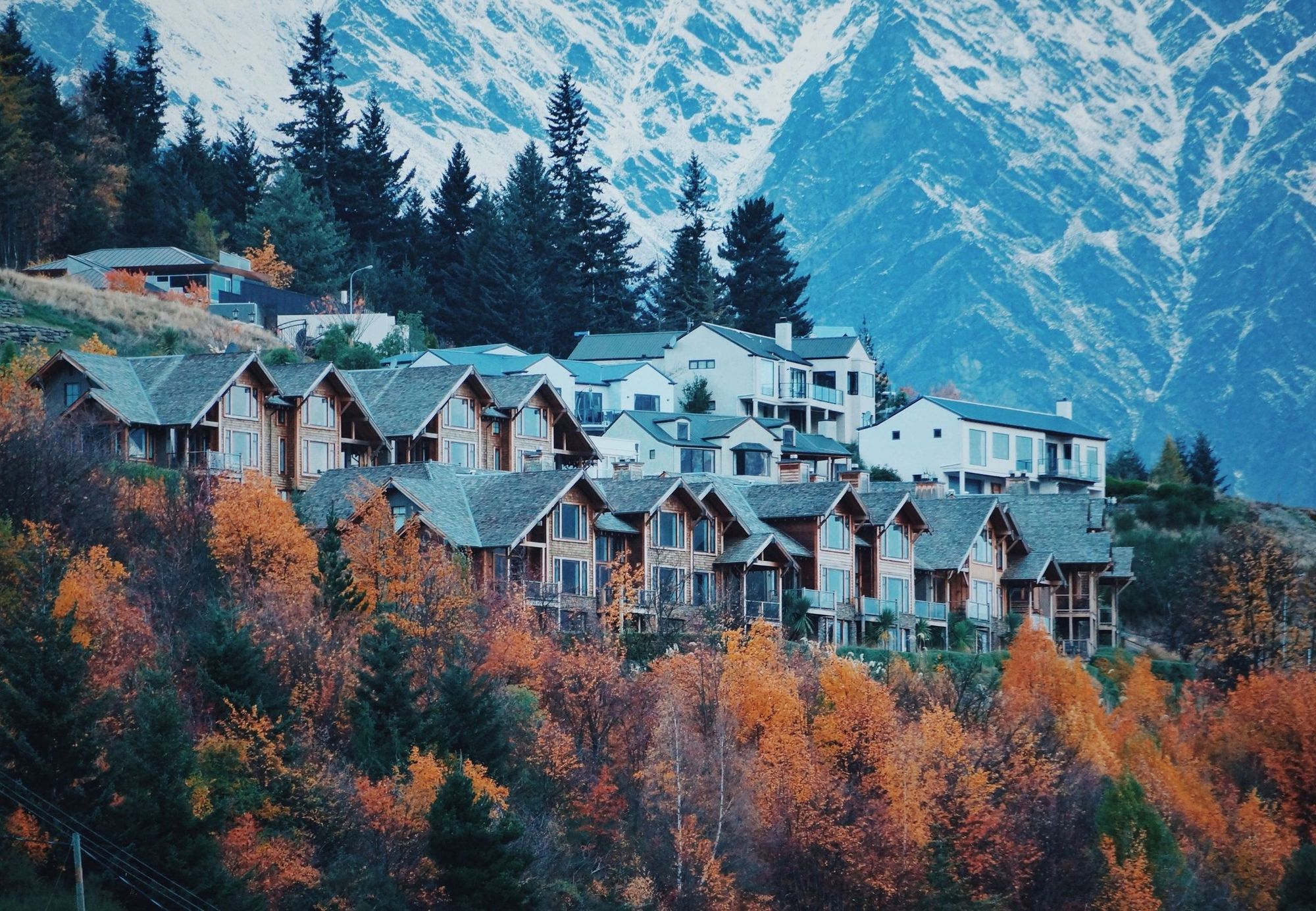 Alpine lodges above Queenstown