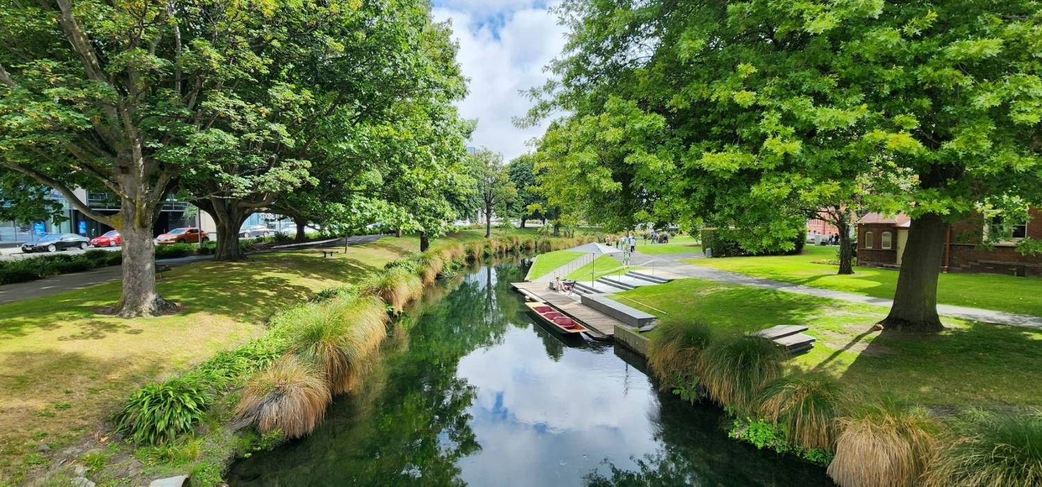 Punting on the Ōtākaro Avon beside the Botanic Gardens