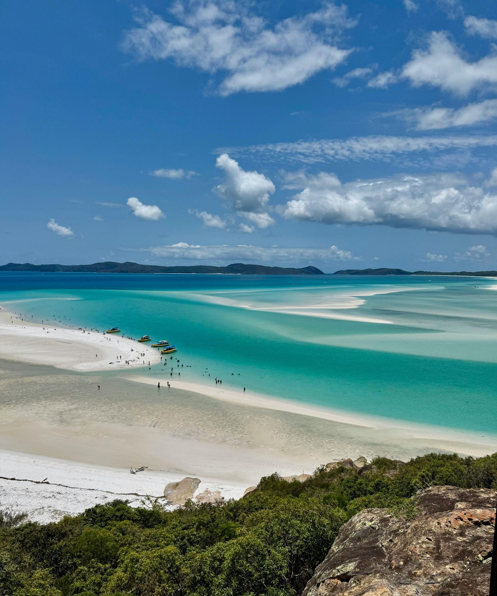 White silica sand and turquoise water at Whitehaven Beach in the Whitsundays