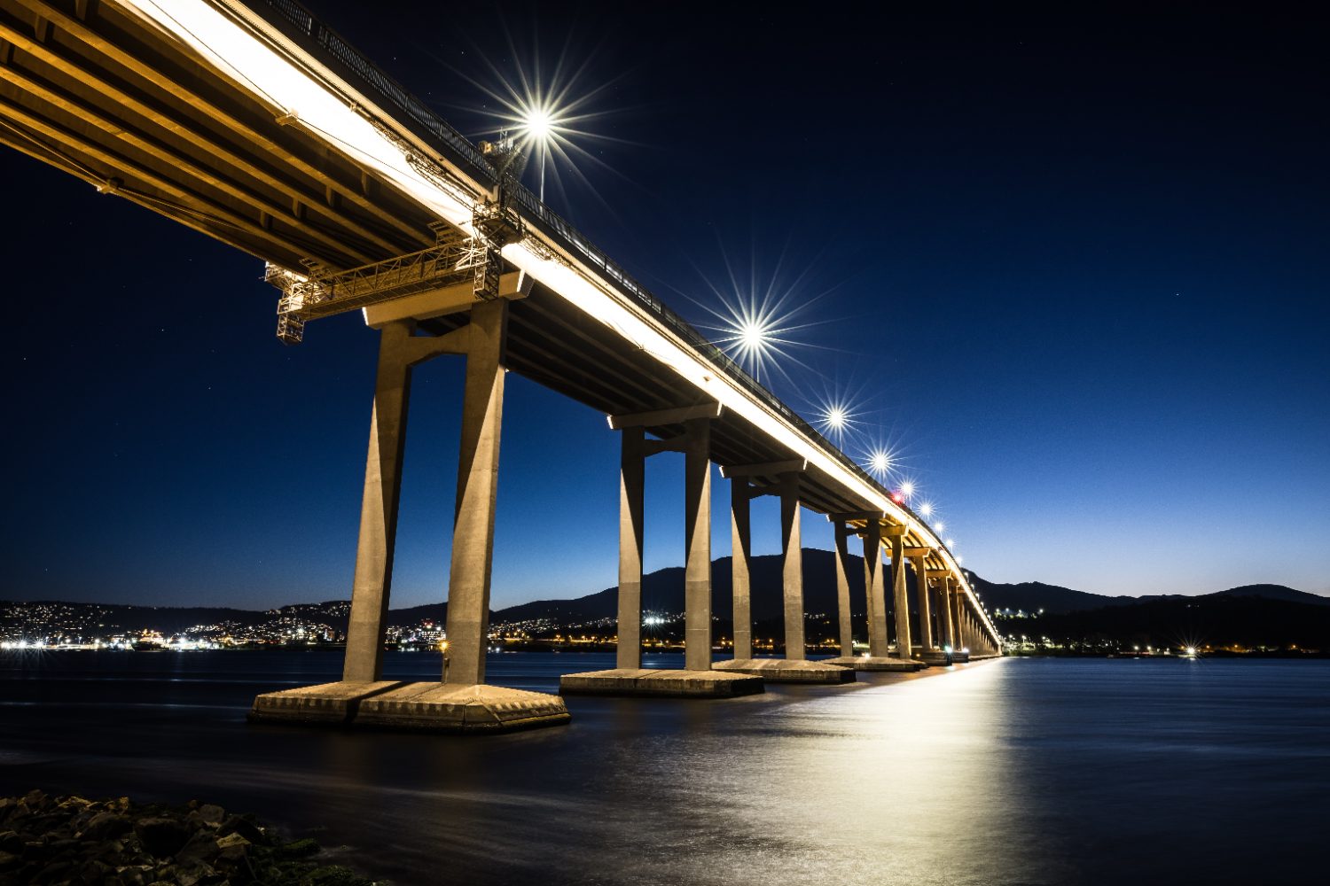 The Tasman Bridge crossing the Derwent at dusk